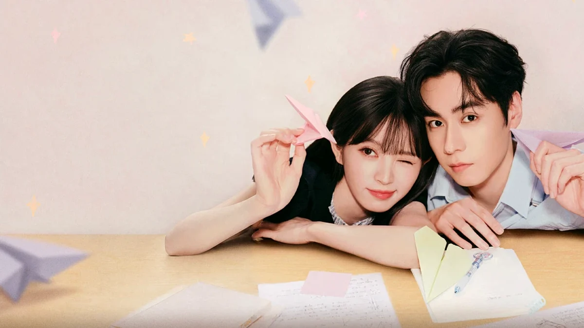 เถียนซีเวยและหูอี้เทียนในปกรีวิวซีรีส์ แฟนสาวอัจฉริยะ